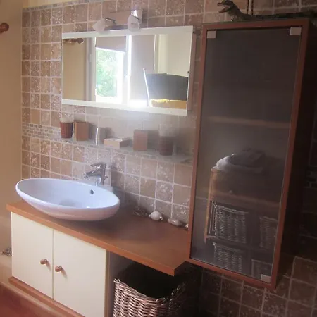 Chez Martine Cote Jardin -cote Canal Bed & Breakfast