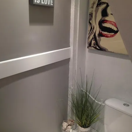Chez Martine Cote Jardin -cote Canal *