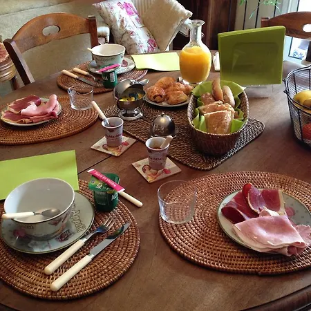 Chez Martine Cote Jardin -cote Canal Bed & Breakfast *